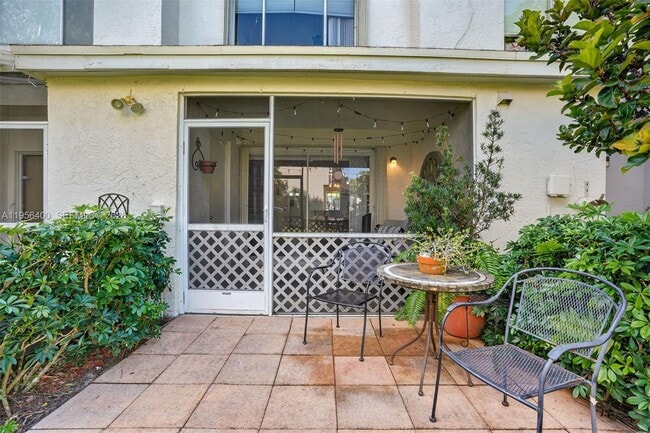 Building Photo - 8251 San Carlos Cir