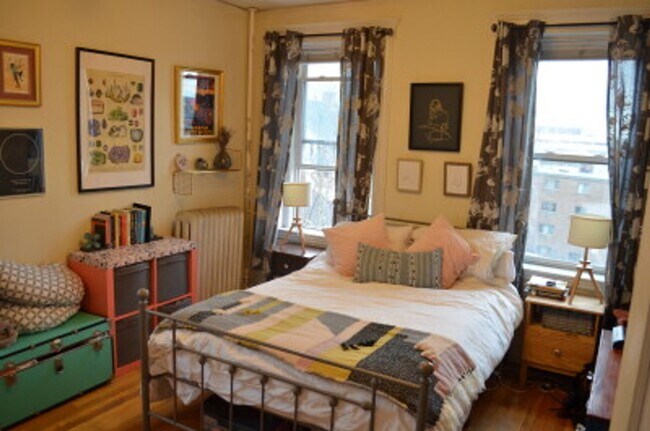 Building Photo - 1 Bedroom in Allston Village, Heat and hot water included