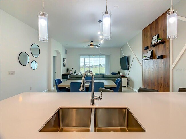 Building Photo - 9331 Sommerset Hills Dr