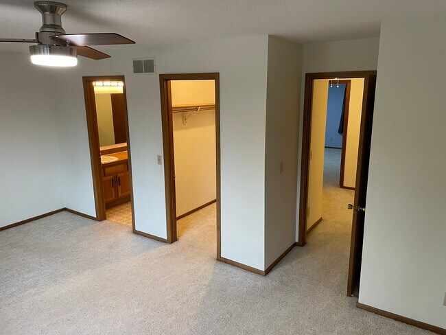 Entries to Bathroom, Walk-closet, hallway from Master Bedroom - 1505 Little Bluestem Ct