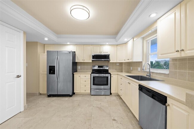 Building Photo - 3900 Galt Ocean Dr