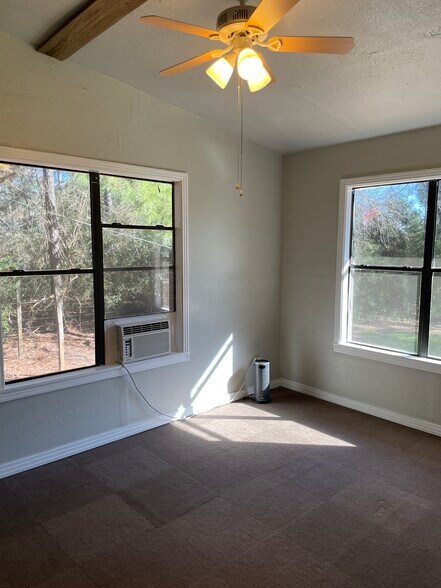 Building Photo - 13101 FM 225