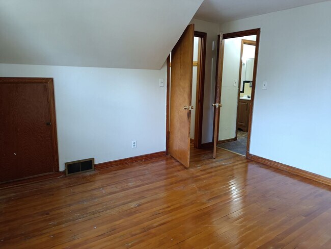 Primary Photo - 5512 N 52nd St