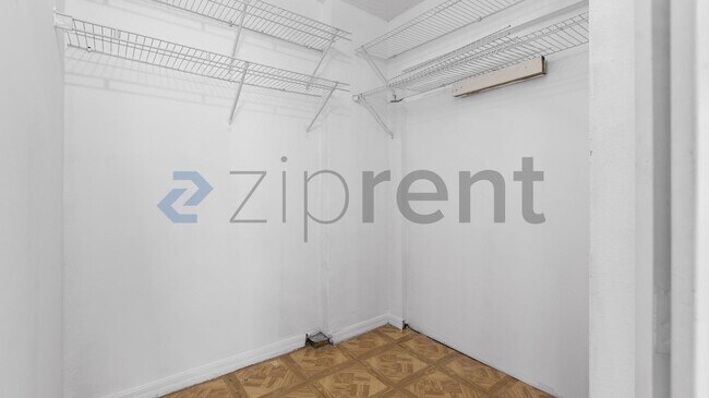 Building Photo - Unit