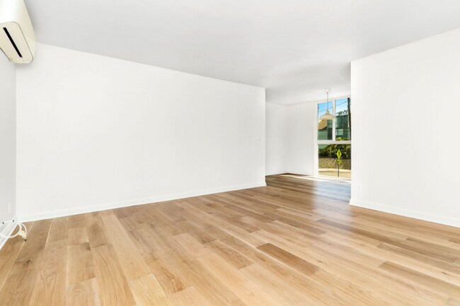 Building Photo - 40 18th Ave