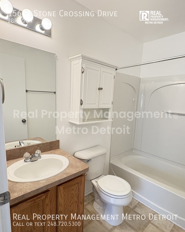 Building Photo - 15628 Stone Crossing Dr