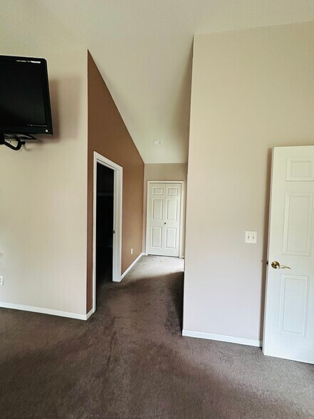 Master bedroom hallway to walk in closet and bathroom -more pics to come - 9185 Cardwell St