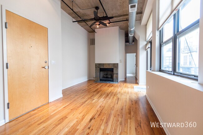 Building Photo - 758 N Larrabee-726