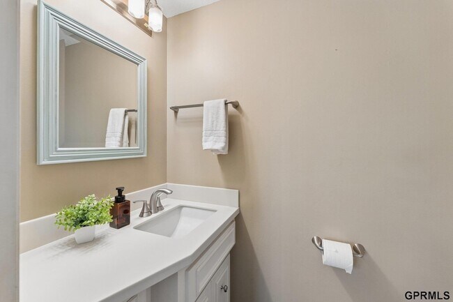 Building Photo - 9723 Fieldcrest Dr