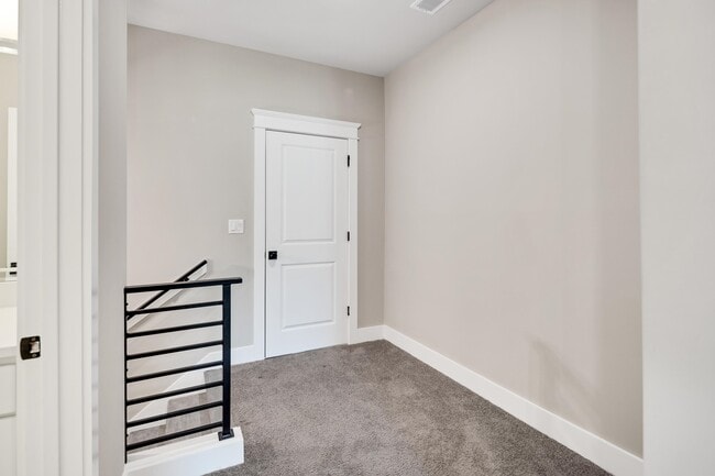 Building Photo - 5046 Jon Oak Dr