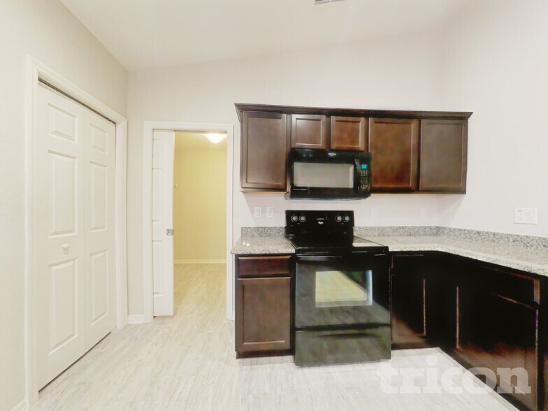 Building Photo - 505 Interlock St