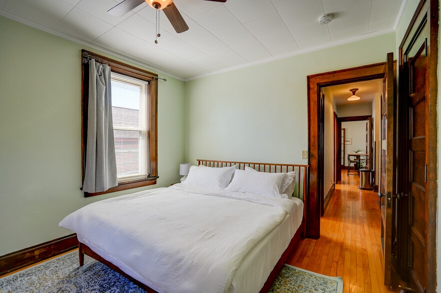 Building Photo - 1253 Williamson St