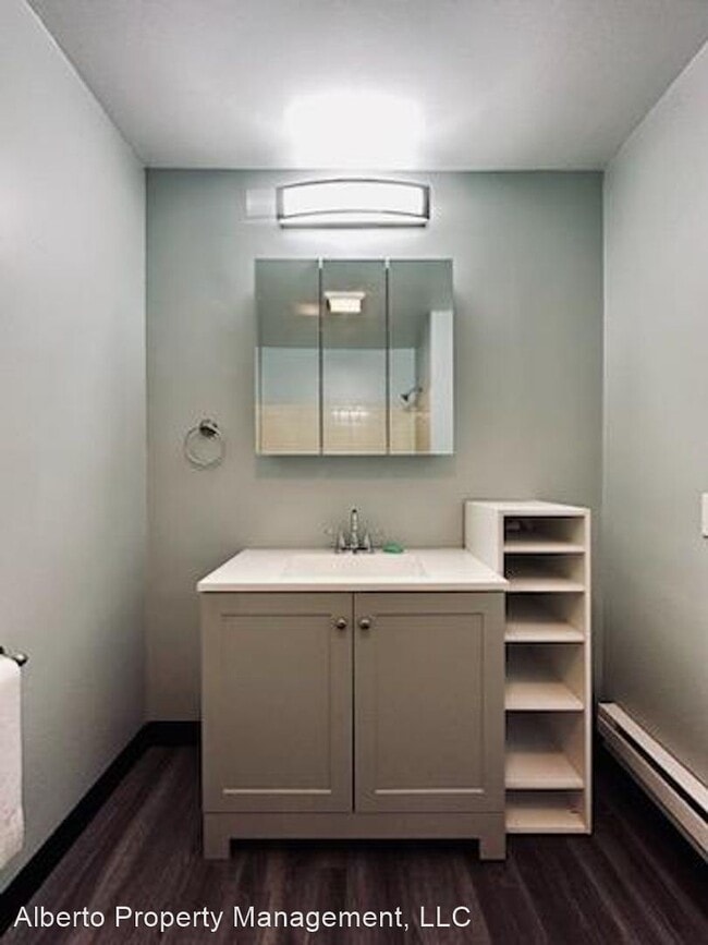 Building Photo - 2 br, 1.5 bath House - 2505 Lexington Ct.