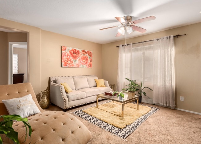 Building Photo - Amazing 4 bedroom In Lyons Gate!