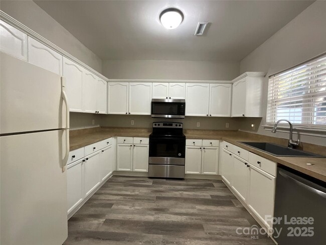 Building Photo - 5919 Pisgah Way