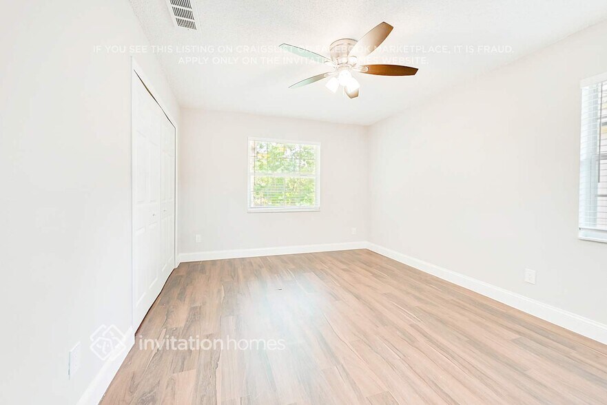 Building Photo - 7249 Laurel Hill Dr