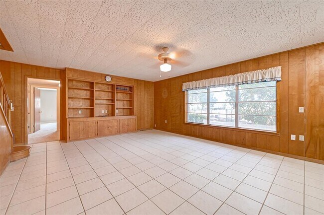 Building Photo - 16711 US-90 ALT