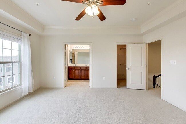 Building Photo - Beautiful Garage Townhouse in Poplar Run - Minutes to Glenmont METRO & I-200!