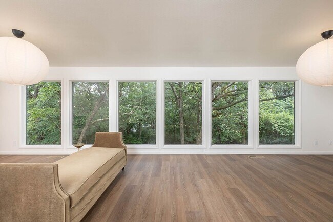 Building Photo - 884 Shrewsbury Ln