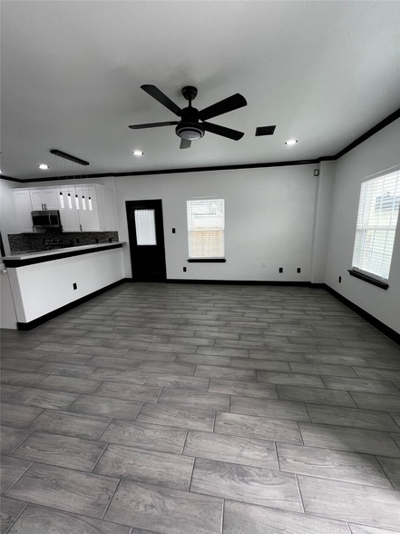 Building Photo - 4737 Reed Rd
