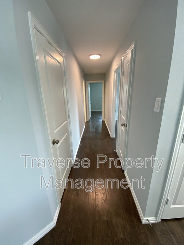 Building Photo - 108 Arrowhead St