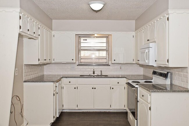 Building Photo - 3208 SE 56th St