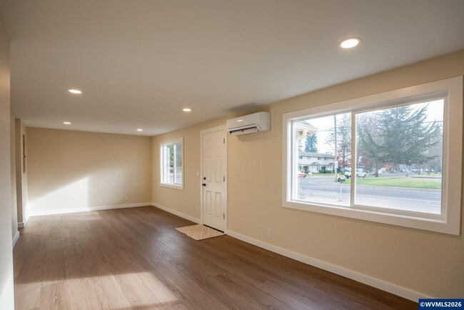 Building Photo - Fully Remodeled 2 Bedroom on a corner lot!