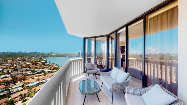 Building Photo - 1000 W Island Blvd