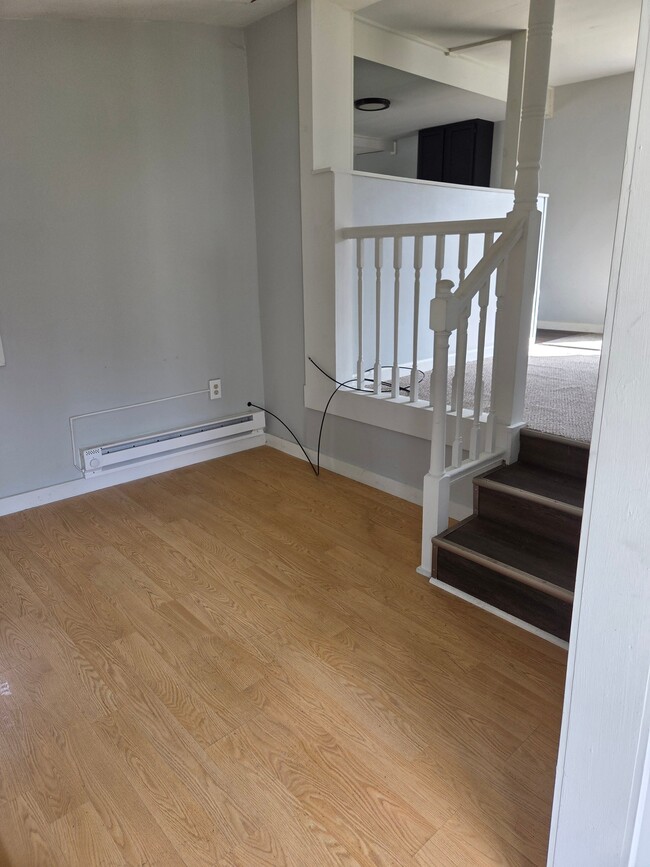 Building Photo - 8 Geer Rd