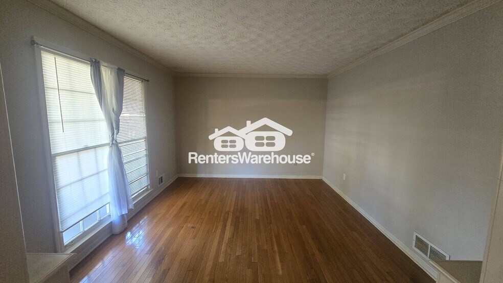 Building Photo - 891 Providence Dr