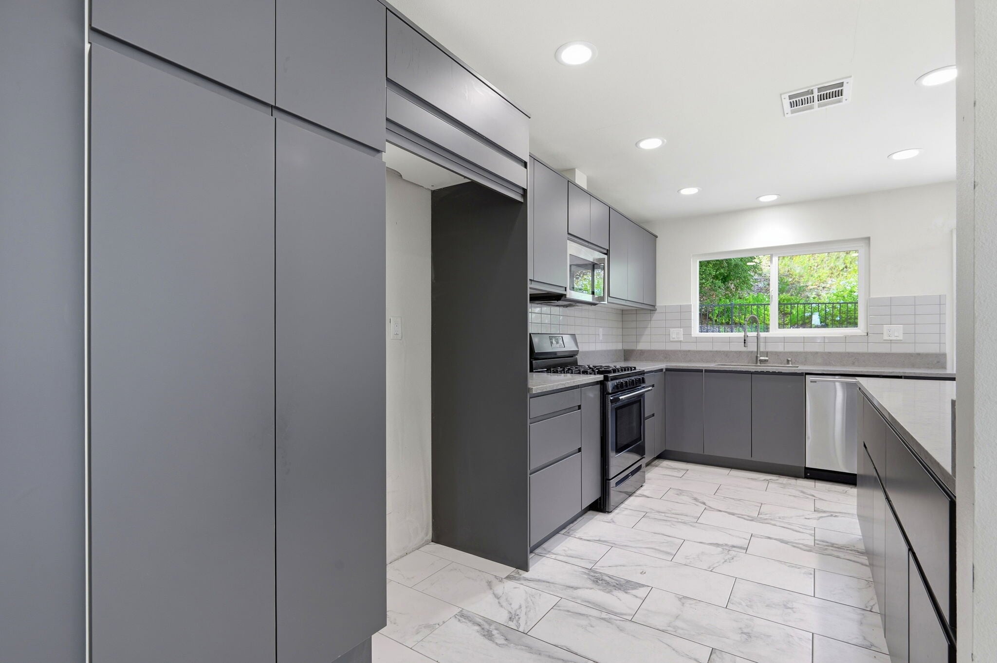 Building Photo - 30845 Catarina Dr