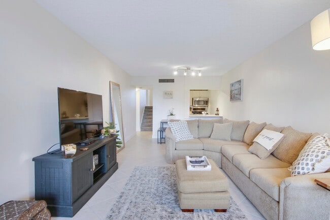 Building Photo - 755 Dotterel Rd