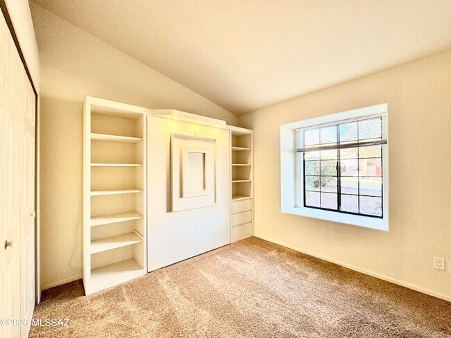 Building Photo - 9970 N Colony Dr