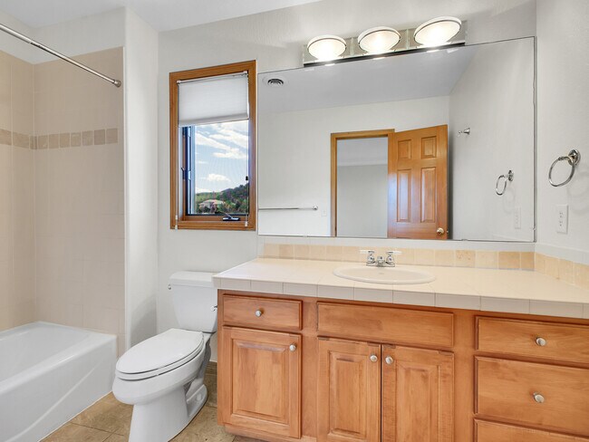 Building Photo - 16374 Sandstone Dr