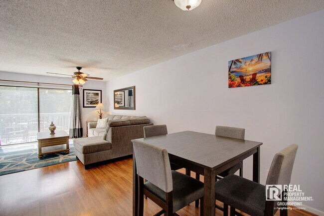Building Photo - 8471 Yadkin Cir