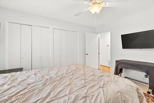 Building Photo - 722 Brock Dr