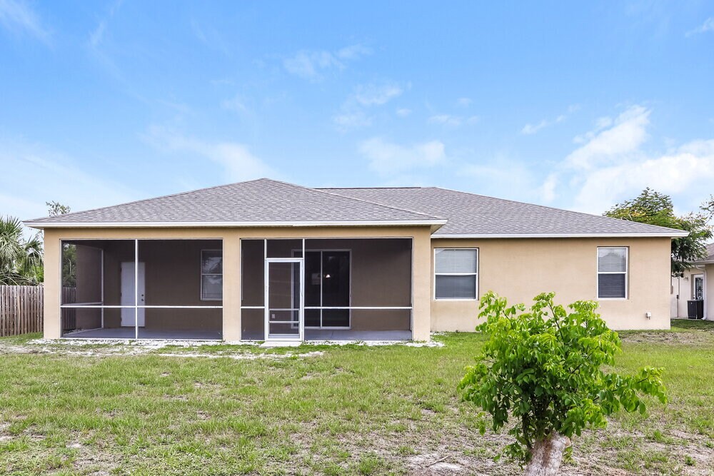 Building Photo - 15385 Lakeland Cir