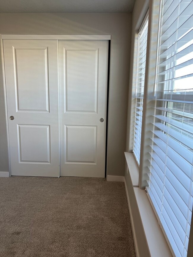 Building Photo - 3 Bedroom, 2 Bath Home  Built in 2022 - Po...