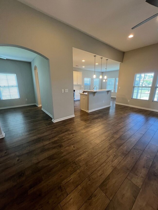 Building Photo - Large 3BR, 2BA in Windsor Plantation