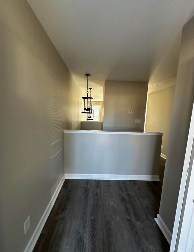 Building Photo - LAKE HICKORY CONDOS UNIT 41