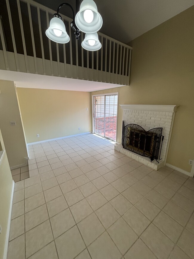 Building Photo - 2600 Brooken Hill Dr