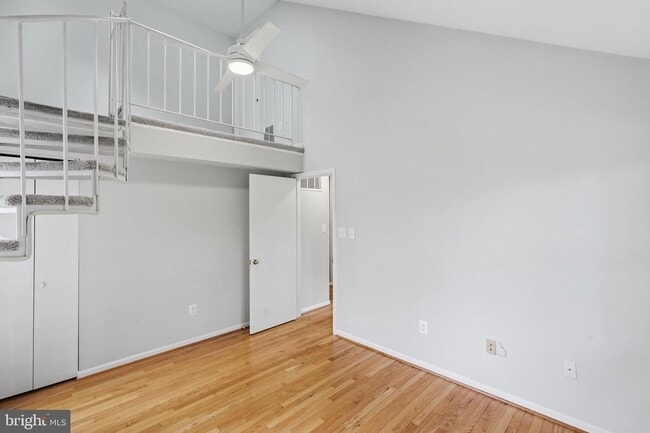 Building Photo - 1113 N Vernon St