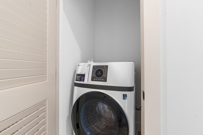 Building Photo - 453 Franklin St