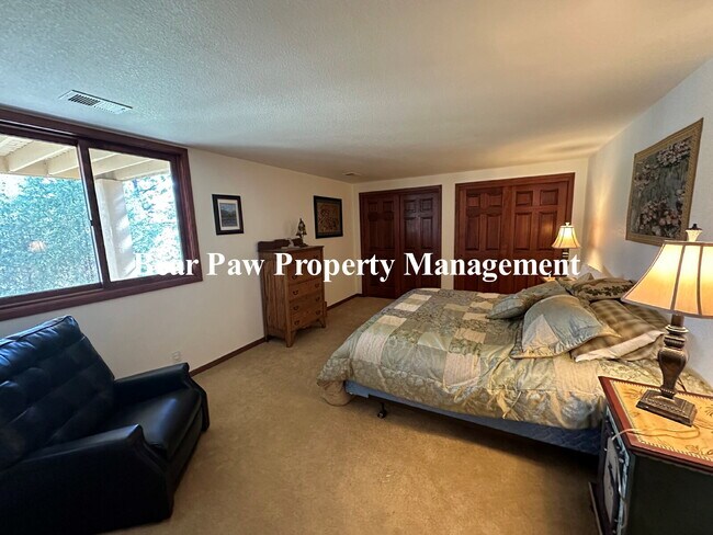 Building Photo - New Lower Price on this Magnificent Home in The Ridge!!