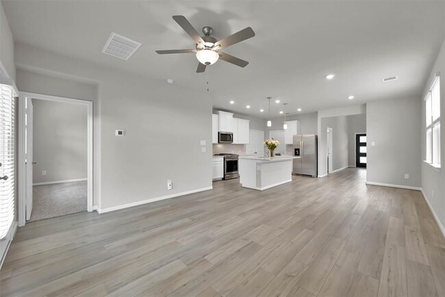 Building Photo - 213 Harper Ridge Dr