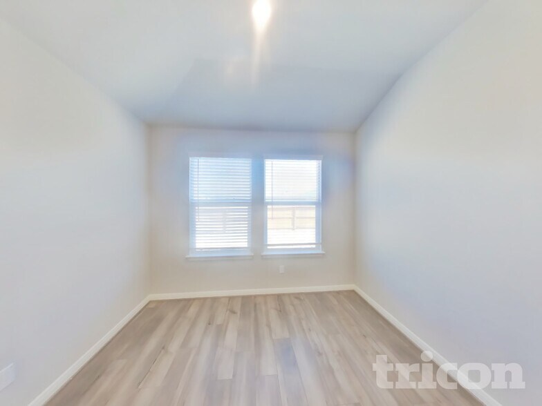 Building Photo - 5818 Nyla Wy