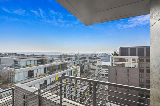 Building Photo - Fabulous 1 Bed/1 Bath condo at The Avidian...
