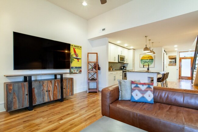 Building Photo - 205 Mews Way