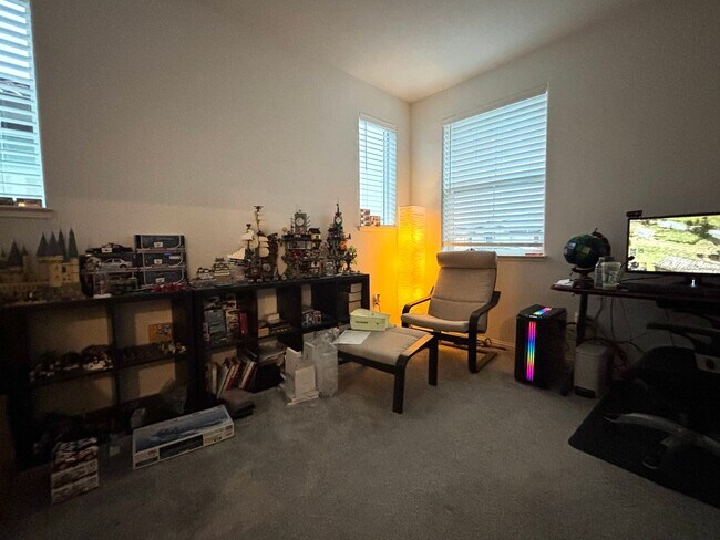 Building Photo - Gorgeous New home with 4 bed/2.5 bath in Brentwood