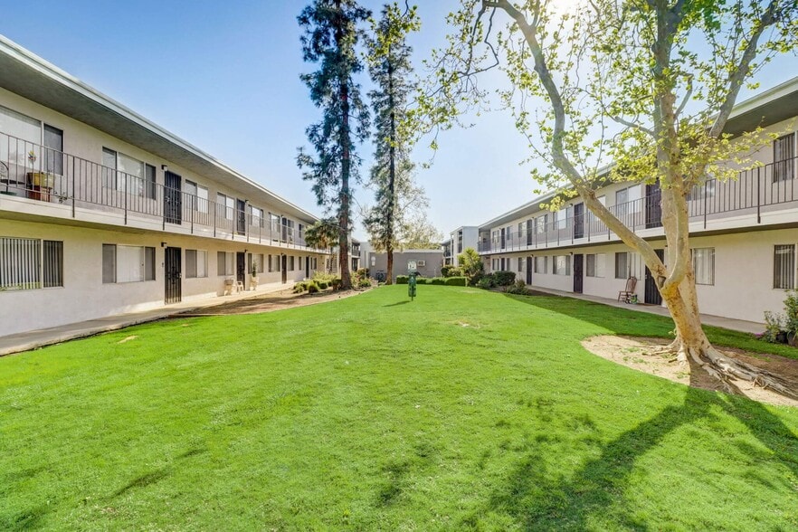 Building Photo - Terre at Trails